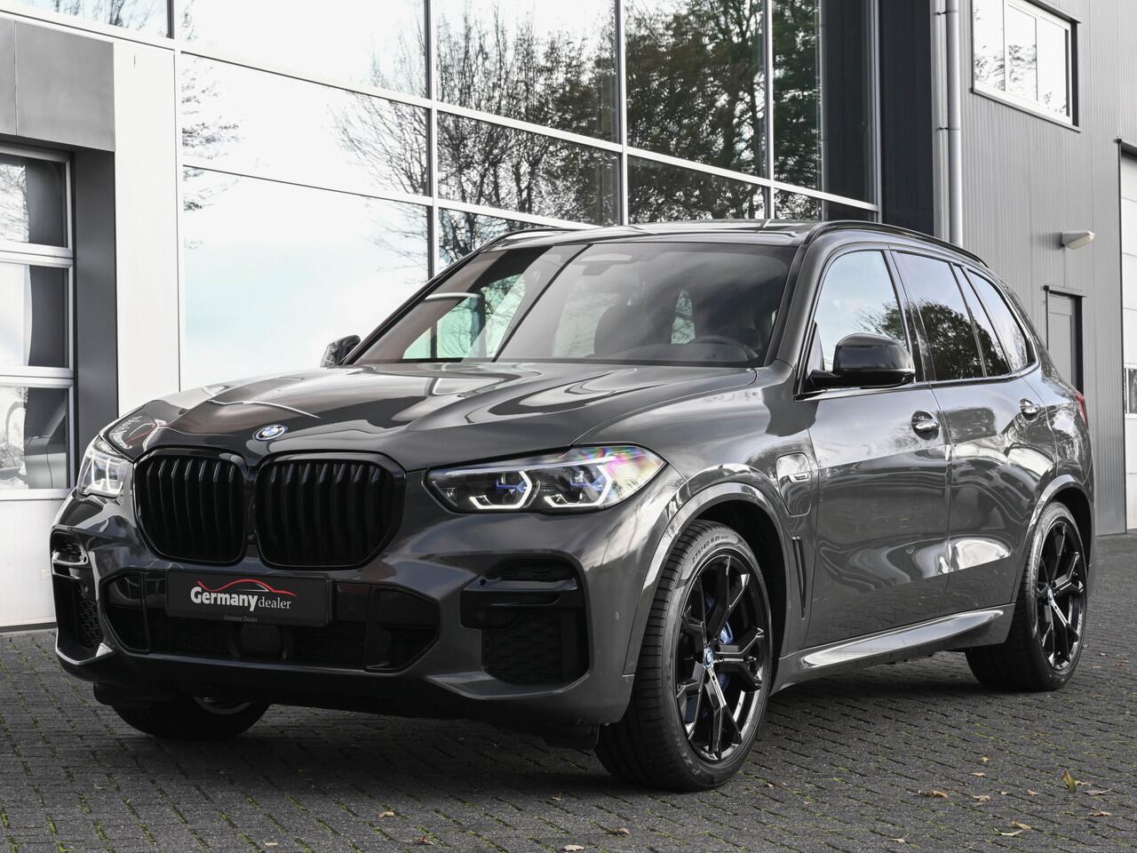 BMW X5 xDrive45e 394pk M-Sport Lucht Pano Laser HUD 21-Inch Tr-Haak DRAVIT!