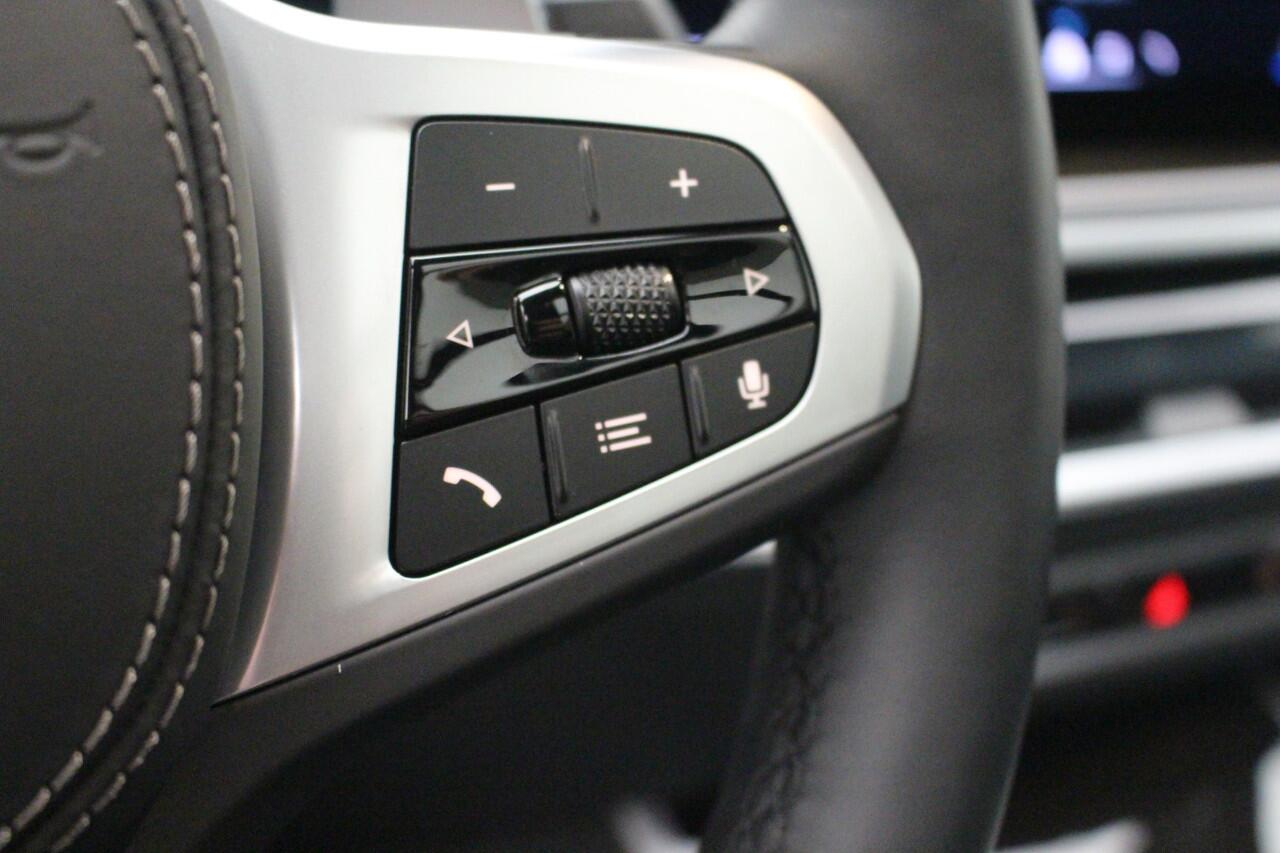 BMW X5 xDrive50e M-Sport | Panorama | 21" | Soft Close | Trekhaak | Comfortzetels met Ventilatie | Harman Kardon | Luchtvering v+a