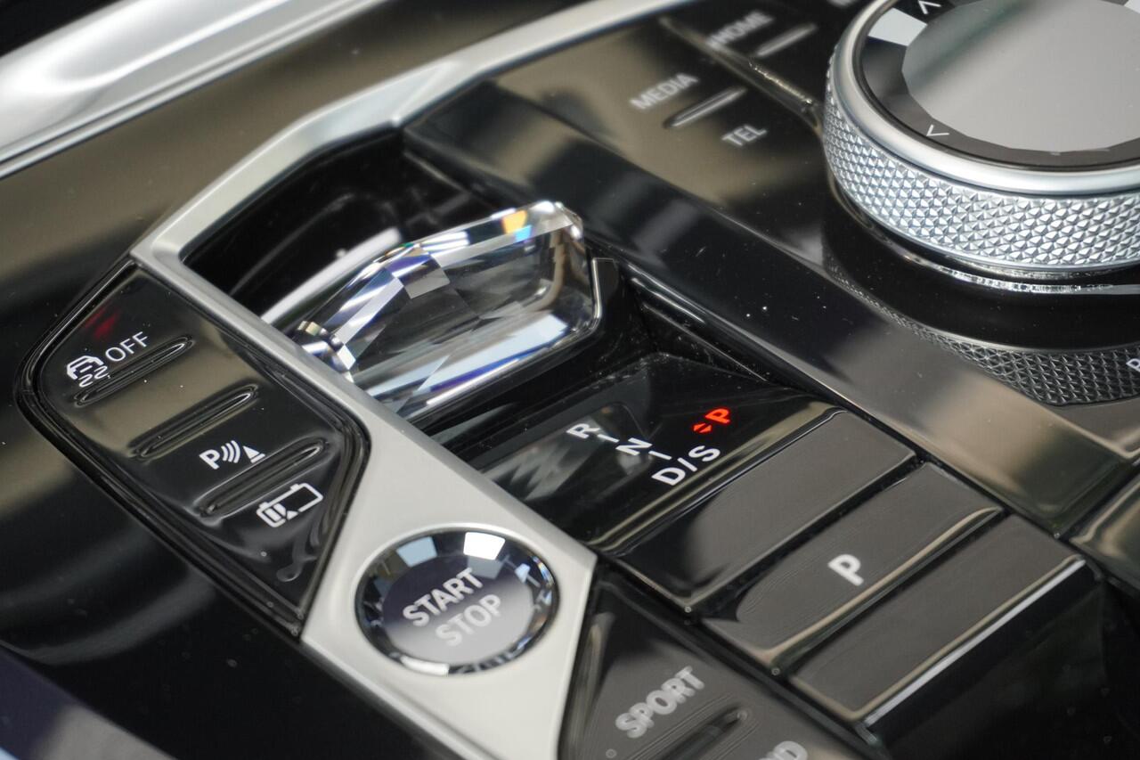 BMW X5 xDrive50e M Sportpakket | Comfort Pack | 21 inch LM M V-spaak (Styling 915 M) | Soft-Close | Glazen panoramadak | Driving Assistant Professional