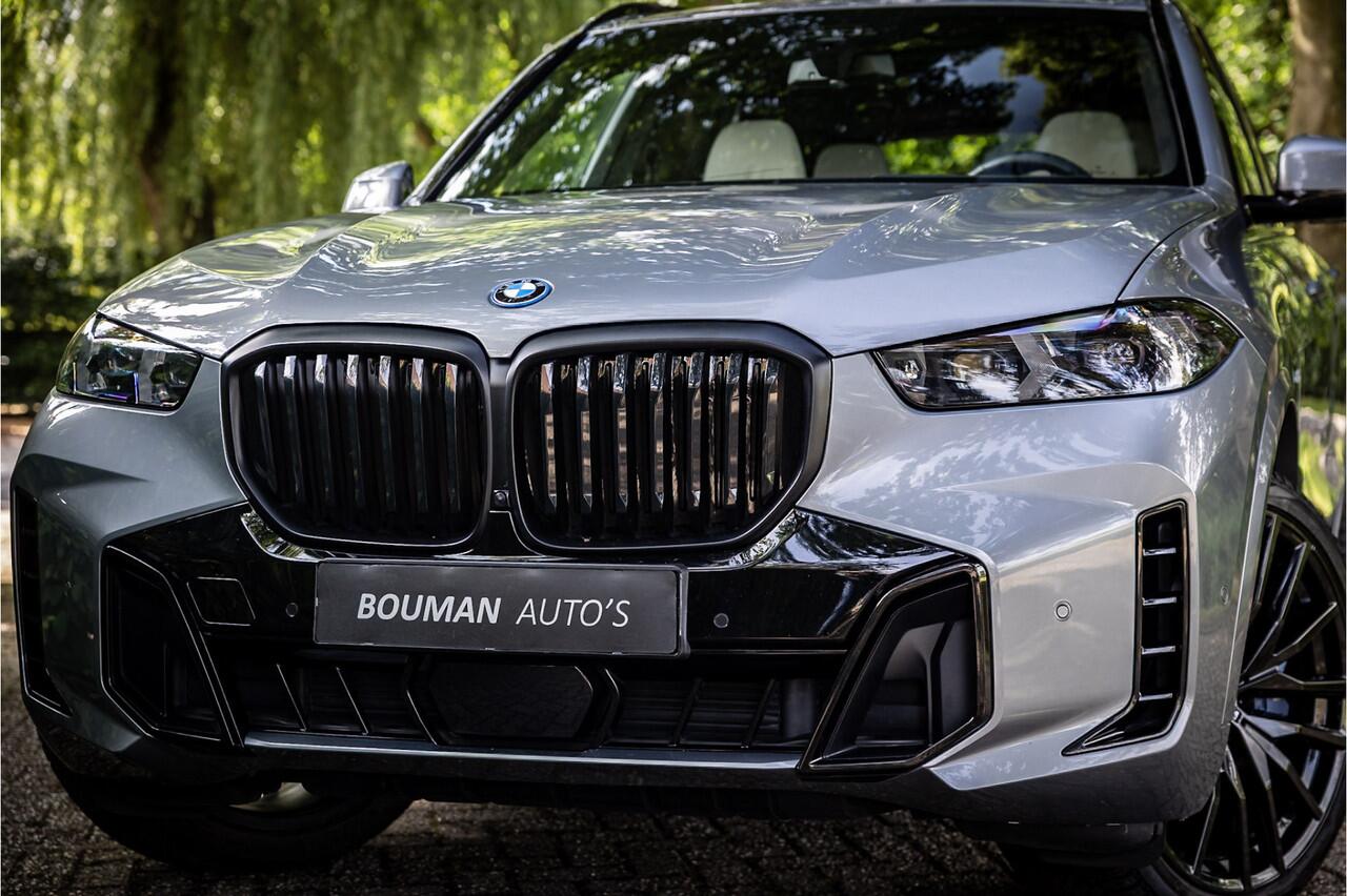 BMW X5 xDrive50e M Sport Pro Bowers & Wilkins Individual Vierwielbesturing Soft Close Carbon