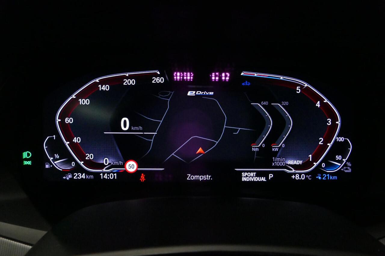 BMW X5 xDrive45e High Executive / M Sport / Panoramadak / Soft-close / Koplamp Laser / Elektr. verstelbare voorstoelen + memory / Luchtvering / Stoelverwarming voor + achter / Stoelventilatie / Head-Up Display / Apple Carplay - Andriod Auto / Ambiente verlichtin