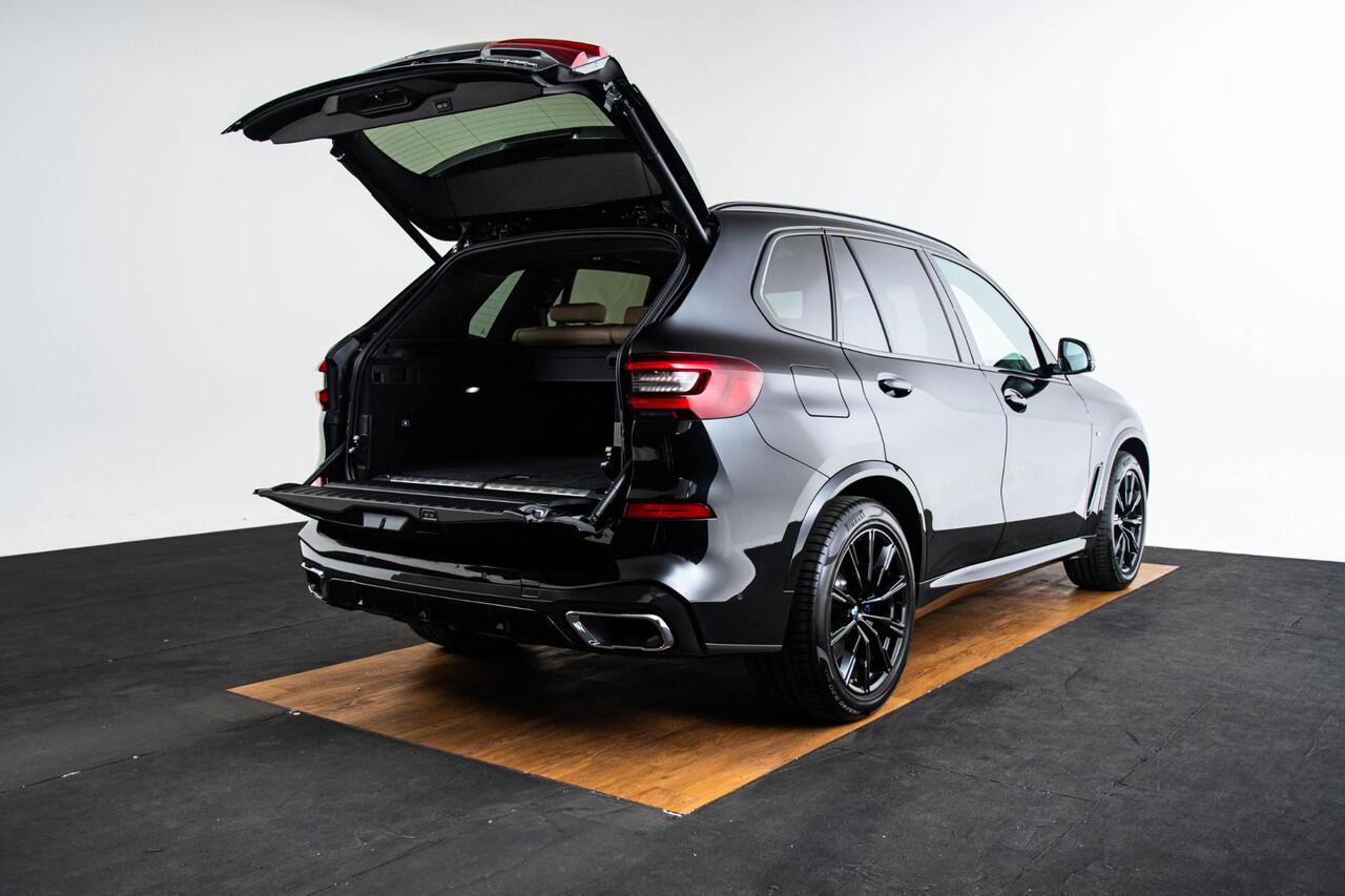 BMW X5 xDrive45e High Executive M Sport - Trekhaak - Panoramadak - Parking/Driving Assistant - Warmte Comfort Pack - Soft Close - Active Cruise Control - Head Up - Harman Kardon - Comfort Acces -