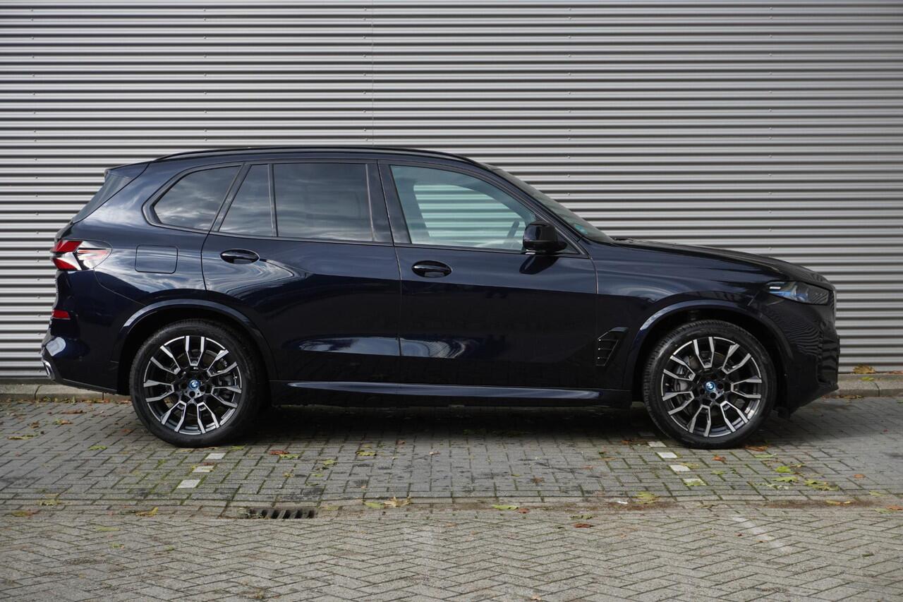 BMW X5 xDrive50e M Sportpakket | Comfort Pack | 21 inch LM M V-spaak (Styling 915 M) | Soft-Close | Glazen panoramadak | Driving Assistant Professional