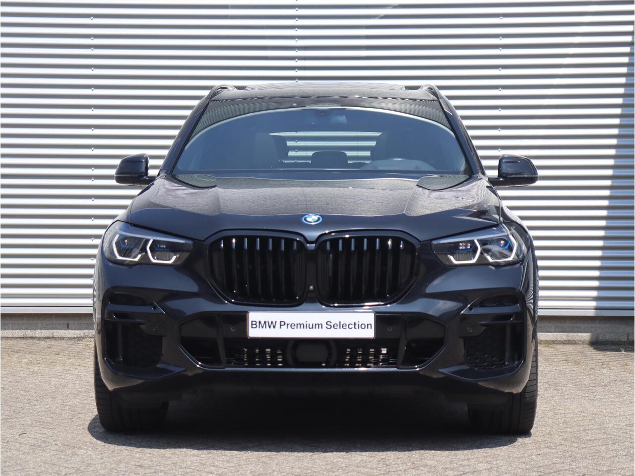 BMW X5 xDrive45e | High Executive | M Sportpakket Pro | Panodak | Driving Assistant Prof. | Active Steering | Massage | Ventilatie Voorstoelen | Head-Up | Laserlight | 22'' LMV