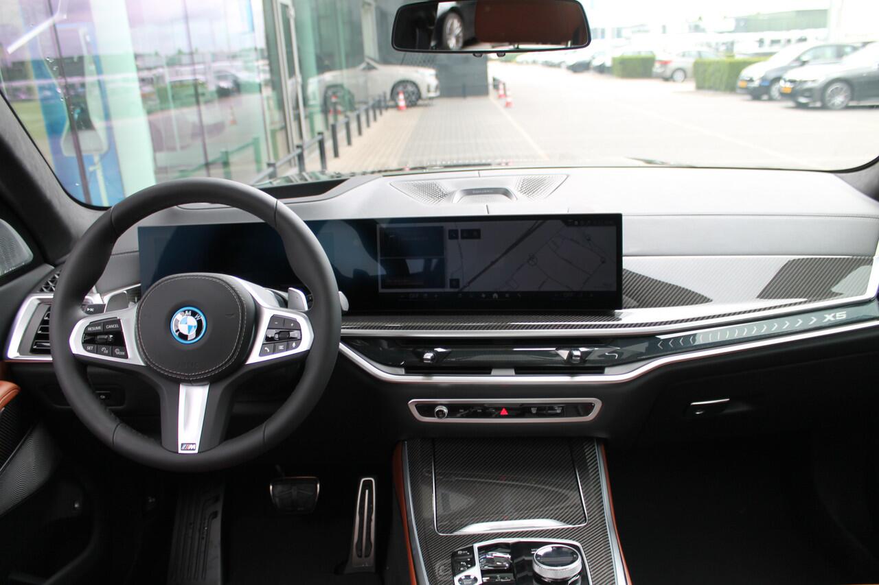 BMW X5 xDrive50e High Executive M Sport Automaat / Panoramadak Sky Lounge / Trekhaak / Massagefunctie / Bowers & Wilkins / Parking Assistant Professional / Soft-Close / Active Steering