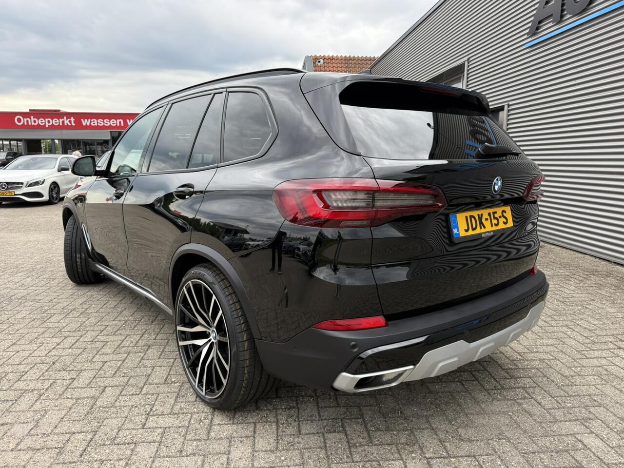 BMW X5 xDrive45e High Executive xLine Panoramadak Laser Licht Comfortzetels 22 Inch Carplay Stuurwielverwarming Keyless Entry Head-Up Display