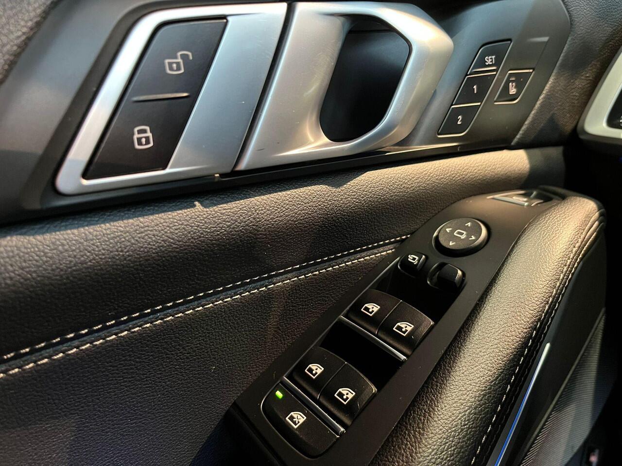 BMW X5 xDrive45e High Executive M Sport Pakket Automaat / Panoramadak / Achterasbesturing / Head Up Display / Comfortstoel / Driving Assistant Professional / Stuurwielverwarming / Trekhaak / Comforttoegang