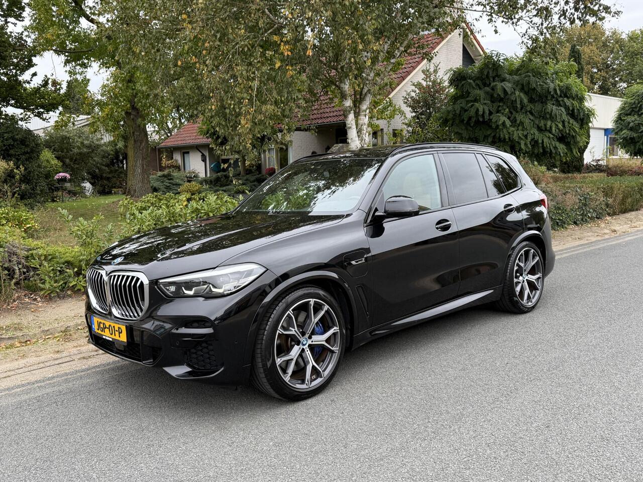 bmw-x5-xdrive45e-m-sport-394pk-pano