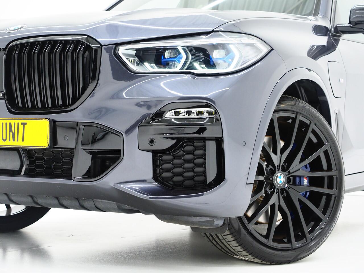 BMW X5 xDrive45e M-Sport Shadow | Panoramadak | Skylounge | Harman/Kardon | 360 | LaserLED | Trekhaak