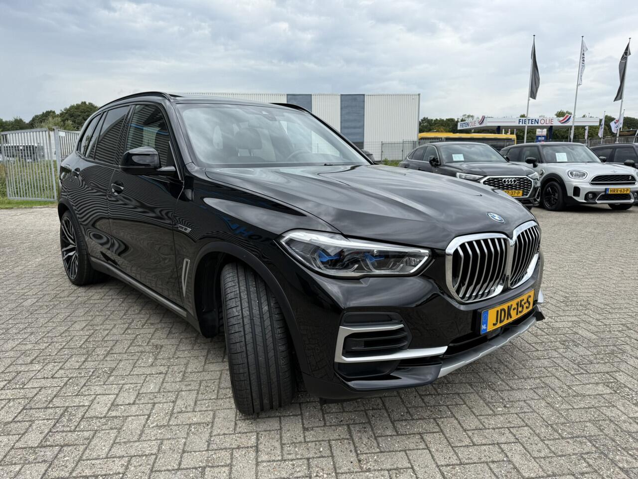 BMW X5 xDrive45e High Executive xLine Panoramadak Laser Licht Comfortzetels 22 Inch Carplay Stuurwielverwarming Keyless Entry Head-Up Display