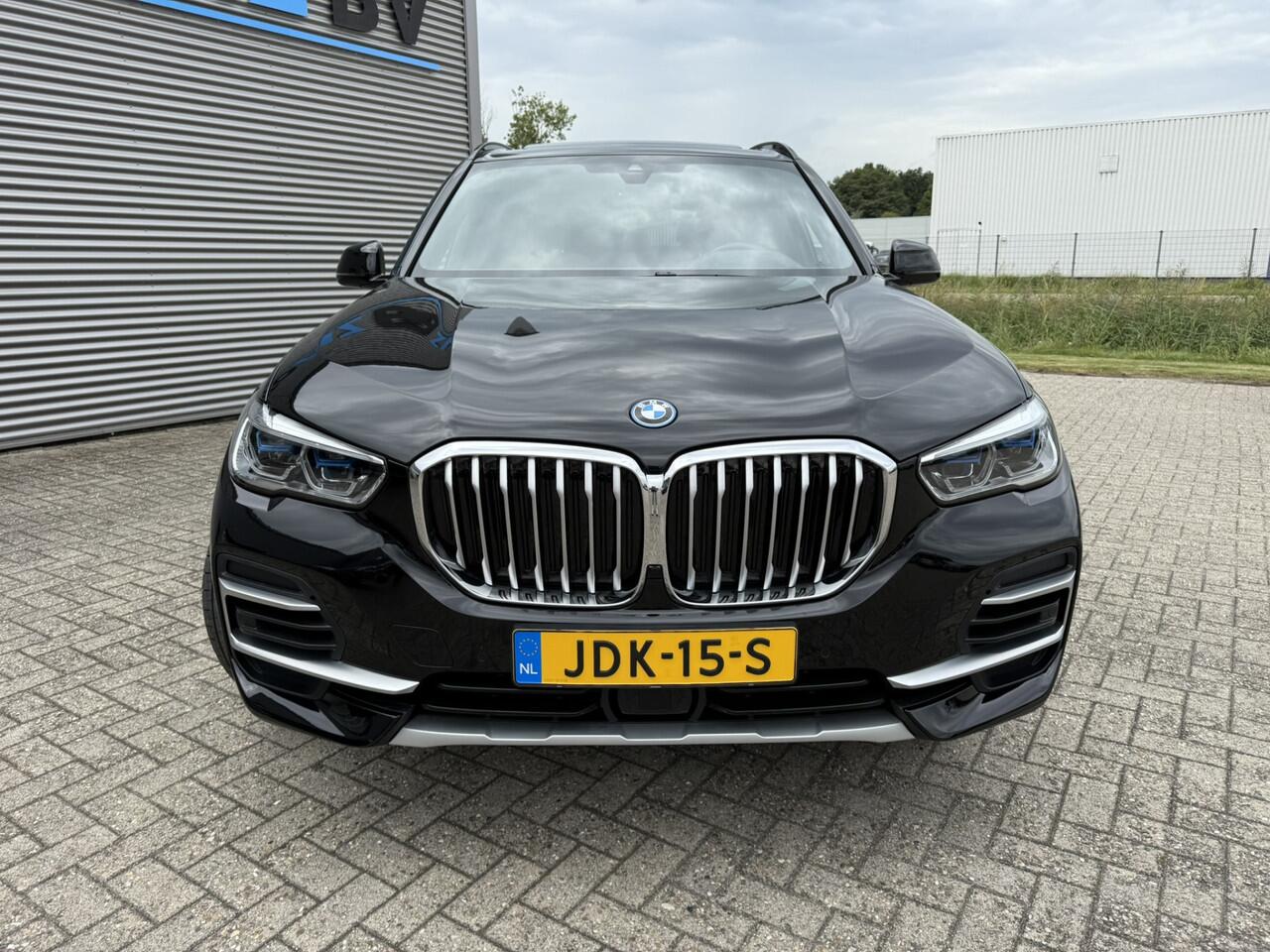BMW X5 xDrive45e High Executive xLine Panoramadak Laser Licht Comfortzetels 22 Inch Carplay Stuurwielverwarming Keyless Entry Head-Up Display