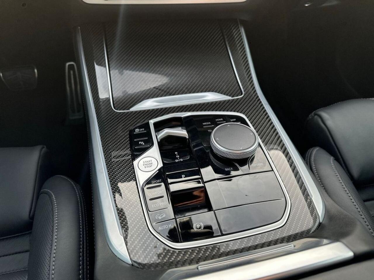 BMW X5 xDrive30d Grijs Kenteken ACC Panoramadak Head-Up 21 Inch Stoelkoeling Trekhaak