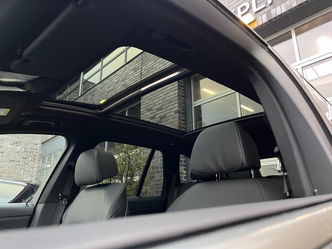 BMW X5 XDRIVE45E M-SPORT - PANO - 22 INCH - ORG. NL.