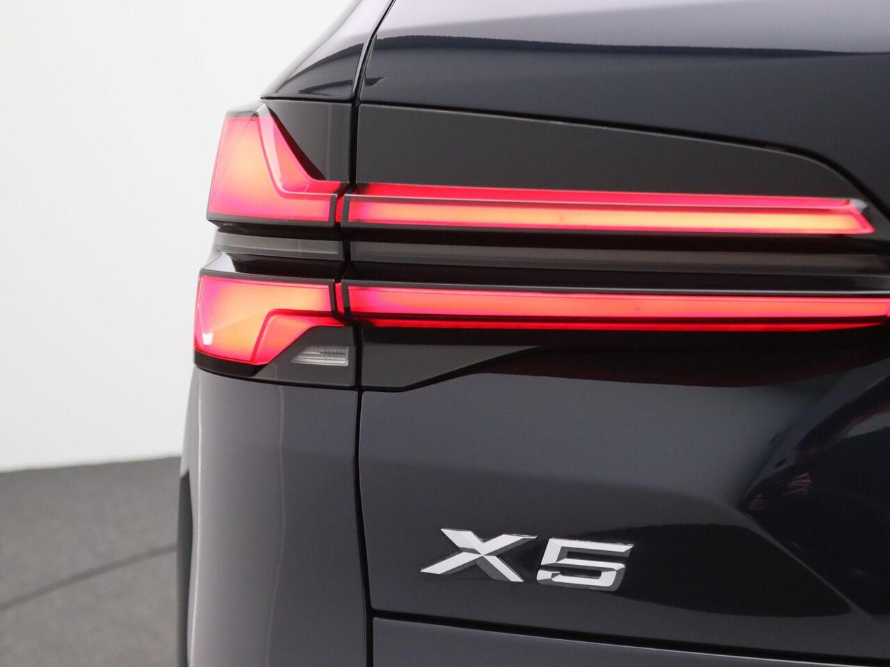 BMW X5 xDrive40d M Sportpakket | Trekhaak | Harman Kardon | Comfortstoelen | Panoramadak |