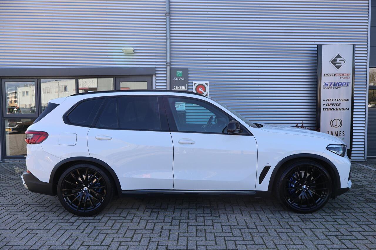 BMW X5 45e Executive 2e Eigenaar | NL-Auto | Dealer Onderh | AF Trekhaak | Sfeer | Elek Stoelen+Klep | Camera | Alarm Klasse 3 |Memory| M Pakket | Laser Led | Stoelverwarming| Keyless | Safety Pack | Carplay | Luchtvering