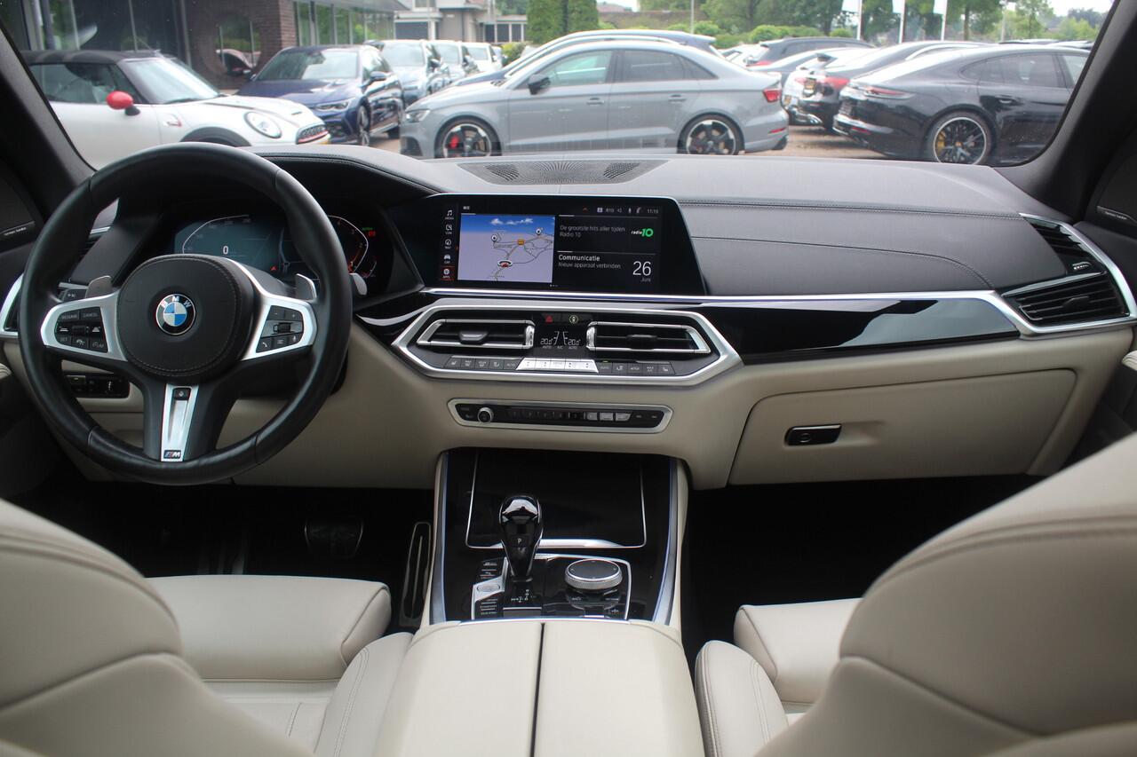 BMW X5 xDrive30d High Exe. 7p. M Sport / Trekhaak / Panoramadak / Camera / Head-up / Softclose / 20'' / Harman Kardon / Luchtvering / Laser LED / Keyless / Leder / Apple CarPlay / Stuurverwarming / DAB / ACC / Zonnescherm zijruite