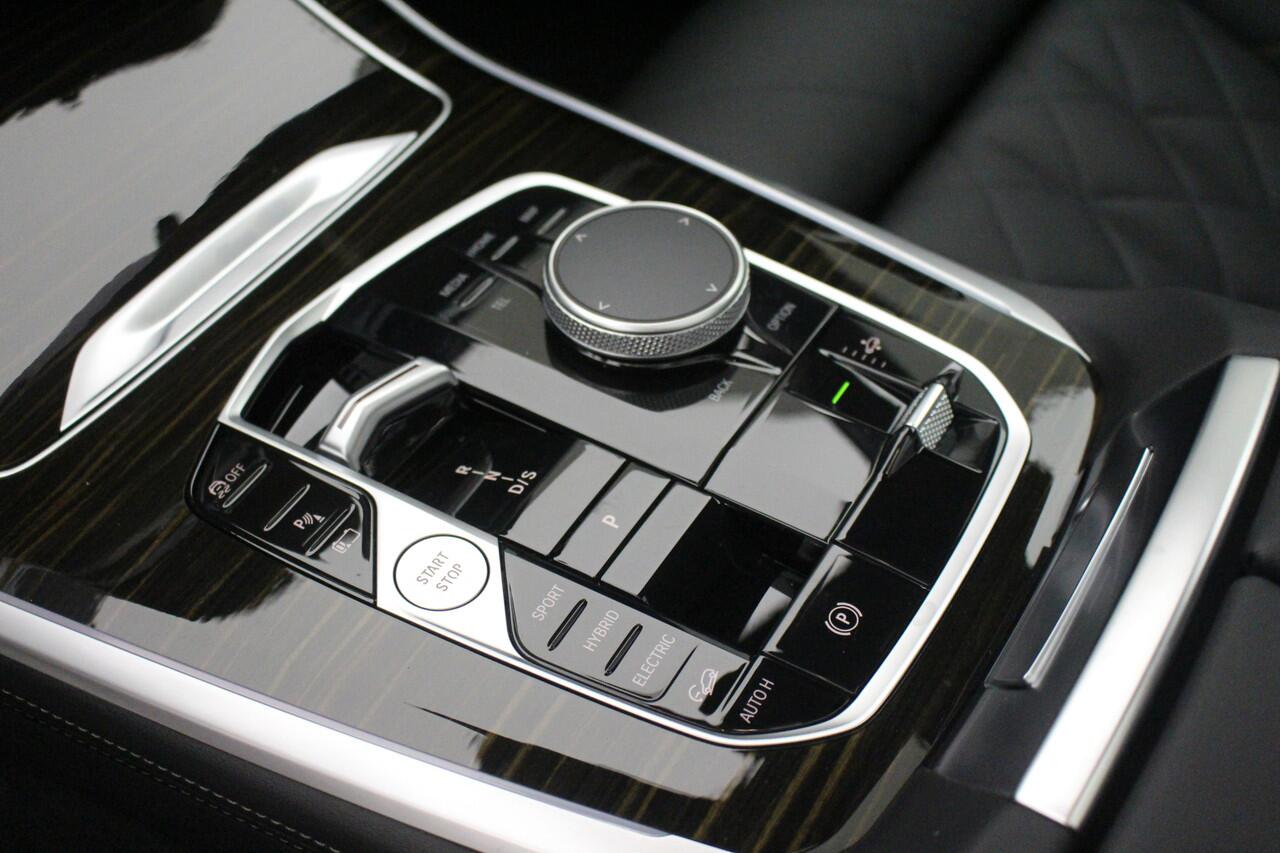 BMW X5 xDrive50e M-Sport | Panorama | 21" | Soft Close | Trekhaak | Comfortzetels met Ventilatie | Harman Kardon | Luchtvering v+a