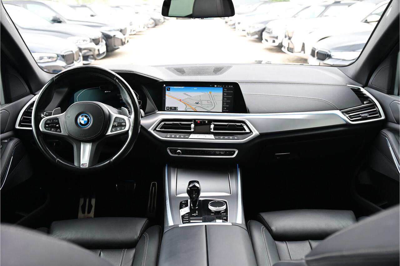 BMW X5 xDrive45e High Executive M Sport Automaat / Panoramadak / Trekhaak / Sportstoelen / Laserlight / Achteruitrijcamera / Soft-Close / Head-Up / Adaptief onderstel