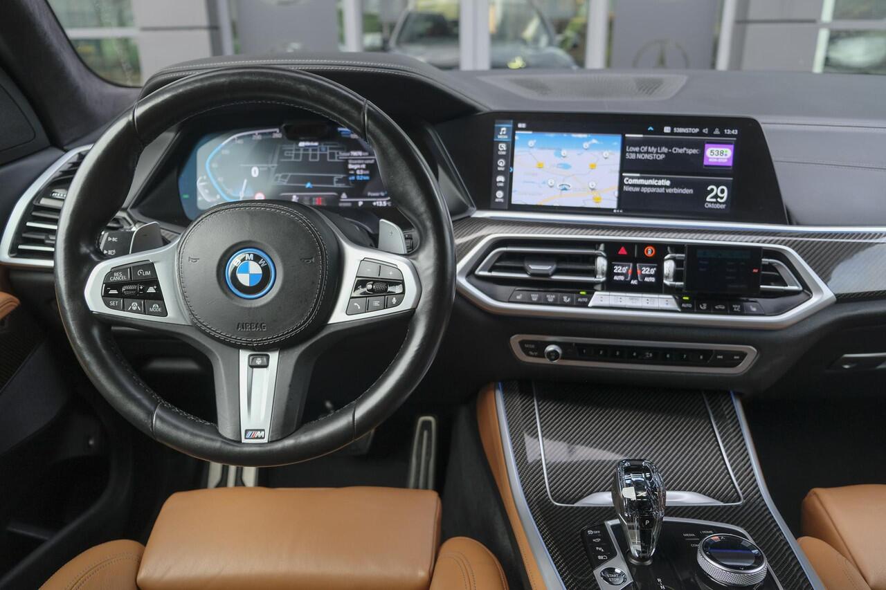 BMW X5 xDrive45e 394pk M-sport AC Schnitzer Panoramadak X5M Seats 4-wielsturing Carbon Laser 22" LMV NLauto