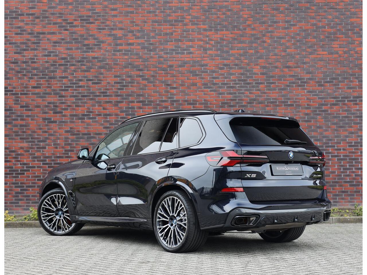 BMW X5 50e xDrive | Sky - Trekhaak - HUD - B&W