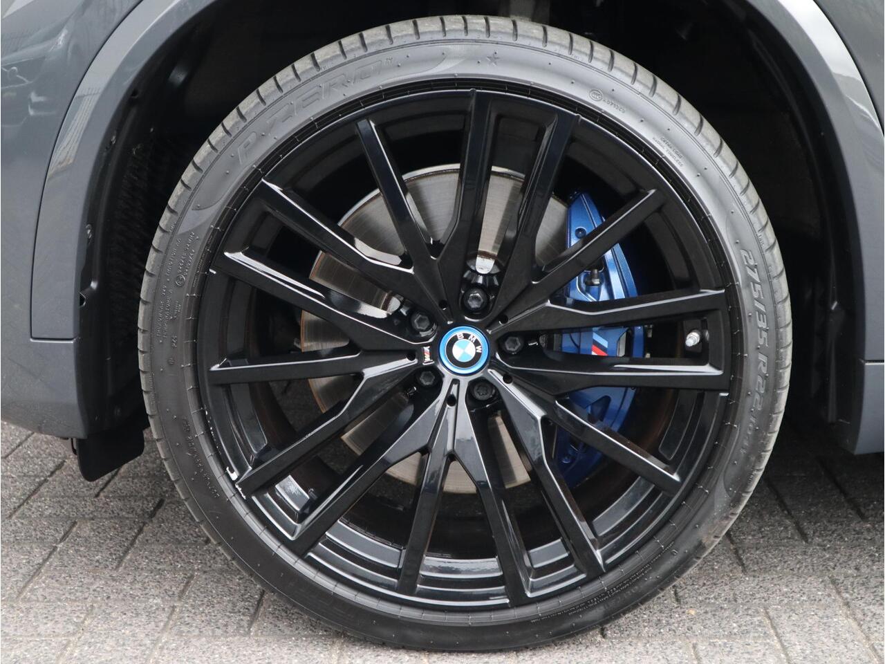 BMW X5 xDrive45e High Executive M Sport Pakket Automaat / Live Cockpit Professional / Panoramadak / Driving Assistant Professional / Trekhaak / Luchtvering / Comfortstoelen / M Sportremsysteem / 21 Inch / Hifi / Parkeerhulpsysteem Plus