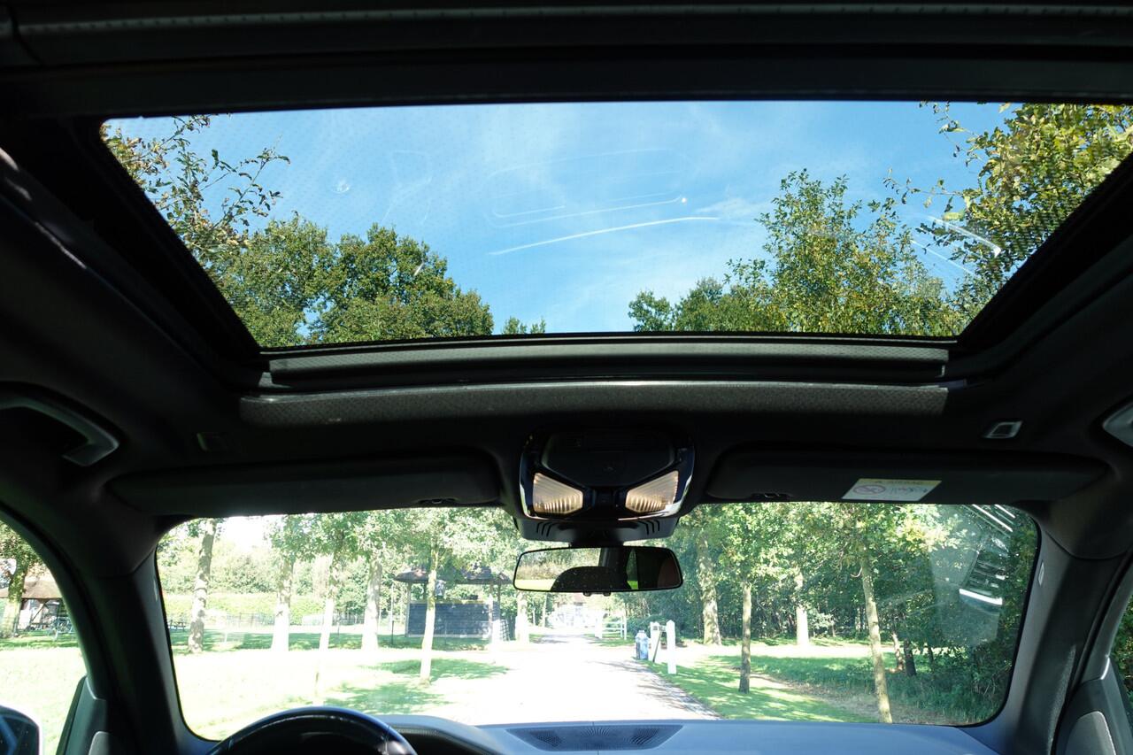 BMW X5 xDrive45e M-Sport High Executive | 22 Inch | Pano | Laser | Head up | H&K | Soft Close | Panorama-Glasdak | Sky Lounge | 1 eig Ned. Auto | verw beker houders.