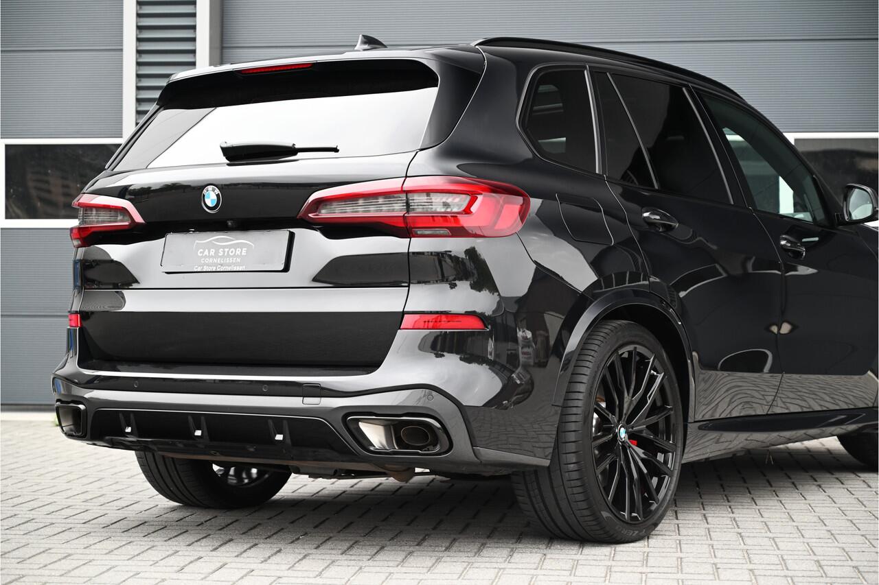 BMW X5 xDrive45e M-SPORT / SKYLOUNGE PANO / M-PERF SEATS / B&W / CARBON / LASER / HUD / 4 WIELSTURING