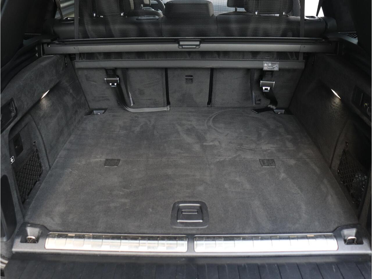 BMW X5 xDrive50e | M Sportpakket Pro | Panodak | Trekhaak | Driving Assistant Prof. | Parking Assistant Prof. | Harman Kardon | Stoelventilatie | Massage | Soft-Close | Active Steering | Head-Up | 22" LMV