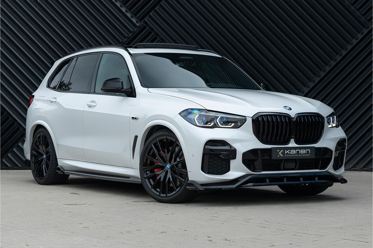 BMW X5 xDrive45e M-Sport ACC Skylounge Mstoelen Headup Achteras Laser Stoelvent Trekhaak