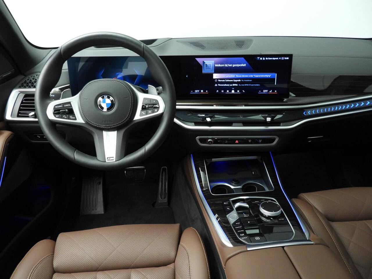 BMW X5 xDrive40d M-Sportpakket / Panoramadak / Trekhaak / Comfortstoelen / Getint glas / HIFI / Stankachel / Alu wielen 21 inch