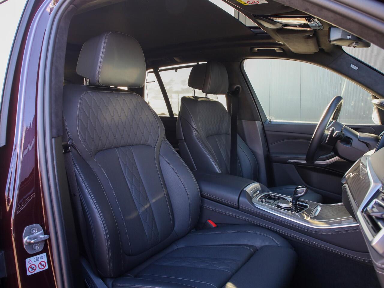 BMW X5 xDrive45e High Executive | Achteras besturing | Driving Prof | Pano | | Alcantara hemelbkl. | 360 camera | 21" l M Sport