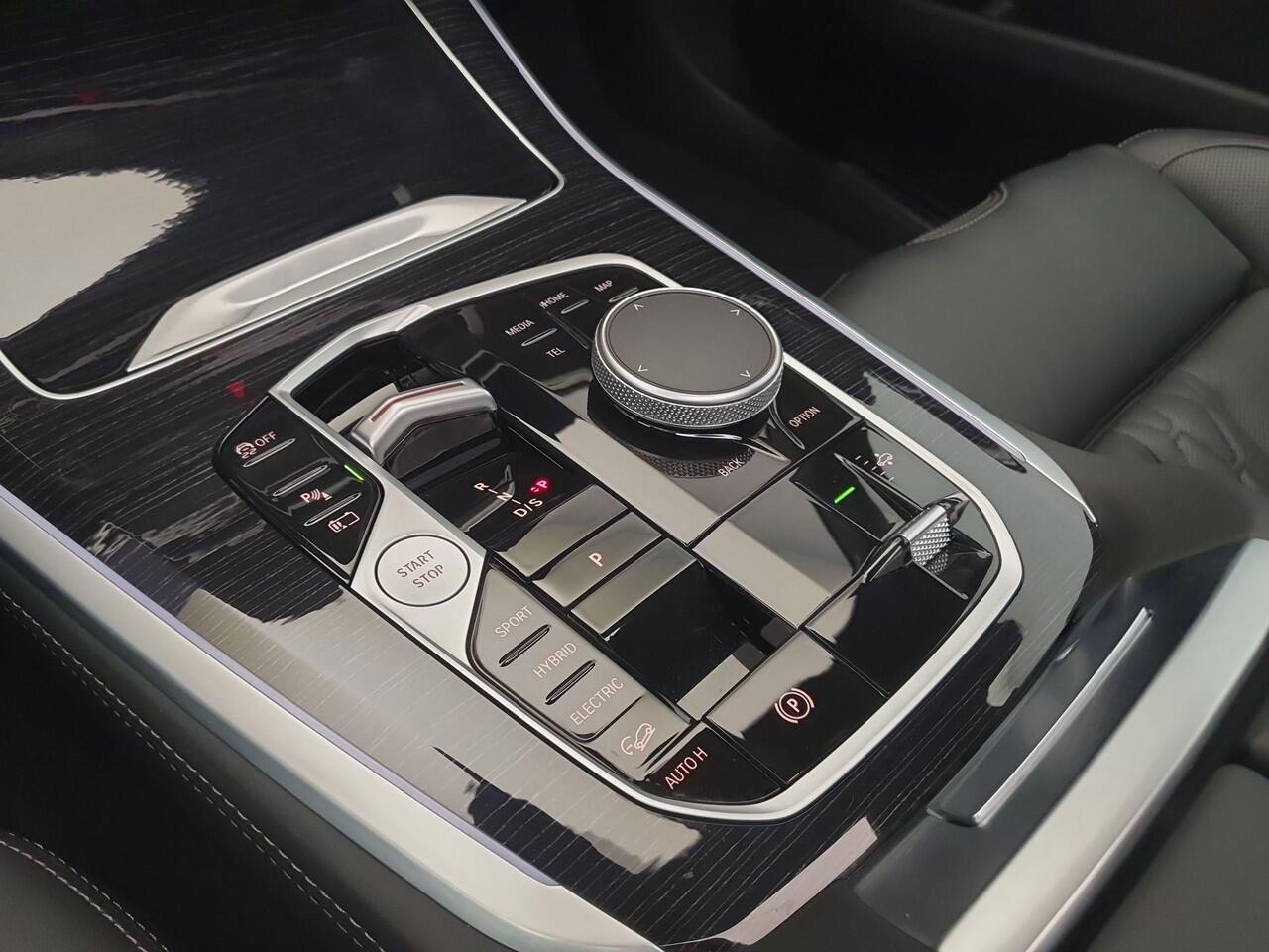 BMW X5 xDrive50e M-Sport Pro Panoramadak, Trekhaak, Harman/Kardon