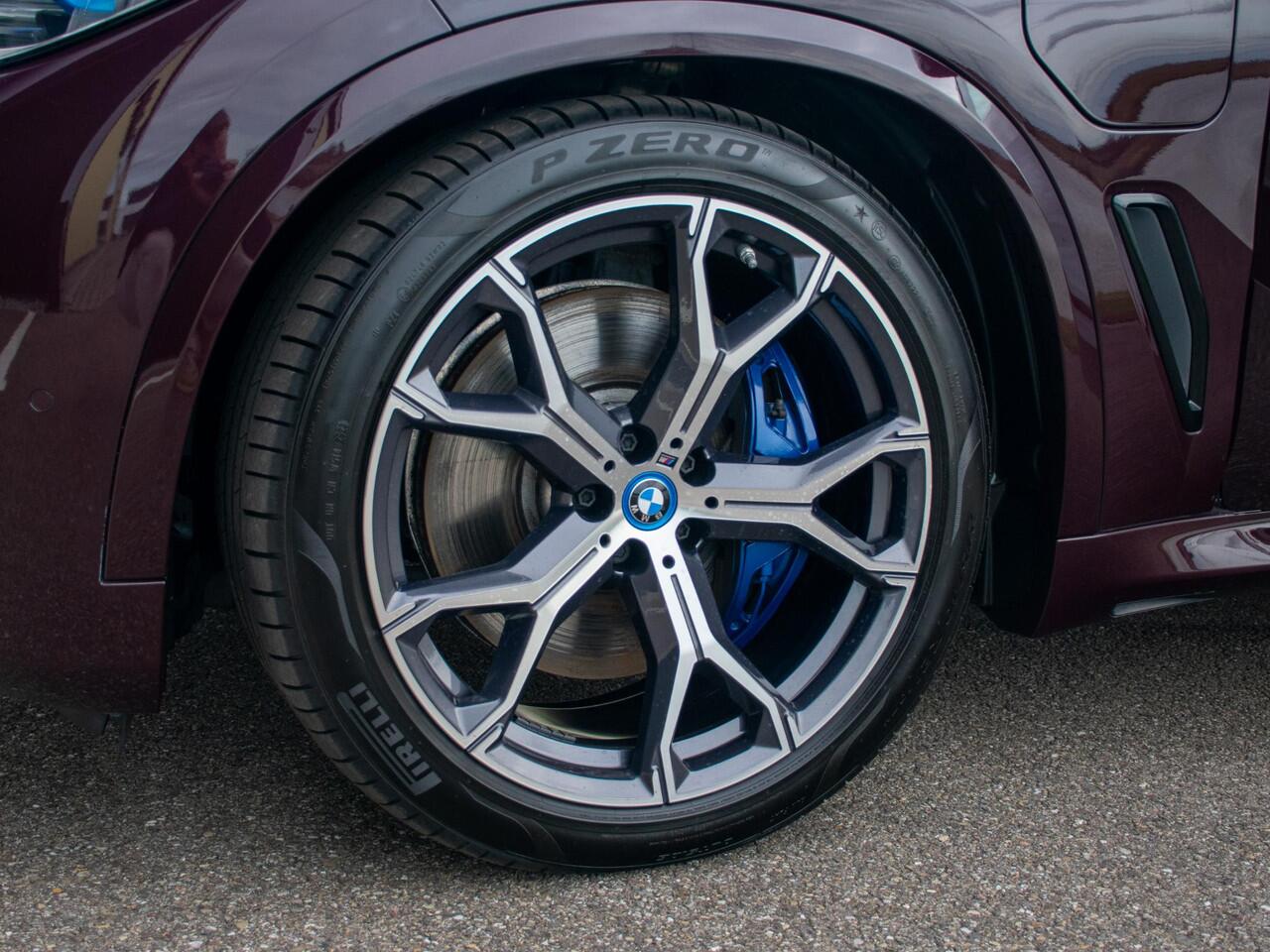 BMW X5 xDrive45e High Executive | Achteras besturing | Driving Prof | Pano | | Alcantara hemelbkl. | 360 camera | 21" l M Sport