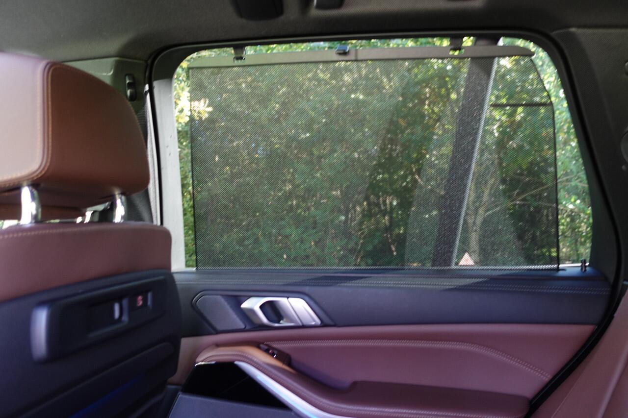 BMW X5 xDrive45e M-Sport High Executive | 22 Inch | Pano | Laser | Head up | H&K | Soft Close | Panorama-Glasdak | Sky Lounge | 1 eig Ned. Auto | verw beker houders.