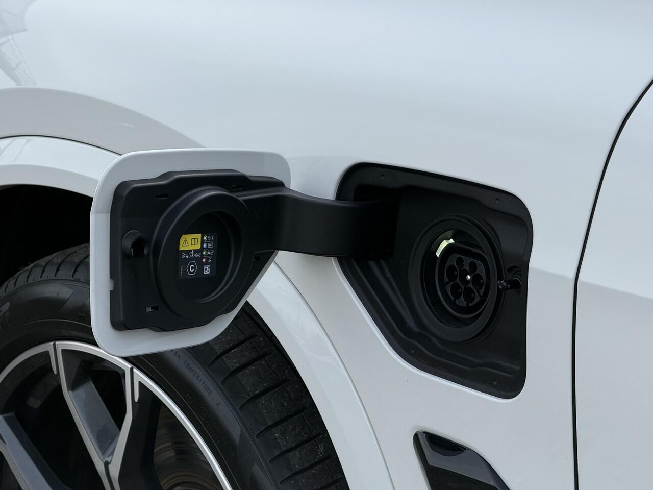 BMW X5 xDrive50e | M-Sport | Panorama | Comf. zetels + ventilatie + Verw. + Massage | Trekhaak | Harman/kardon | Soft close | Co Pilot