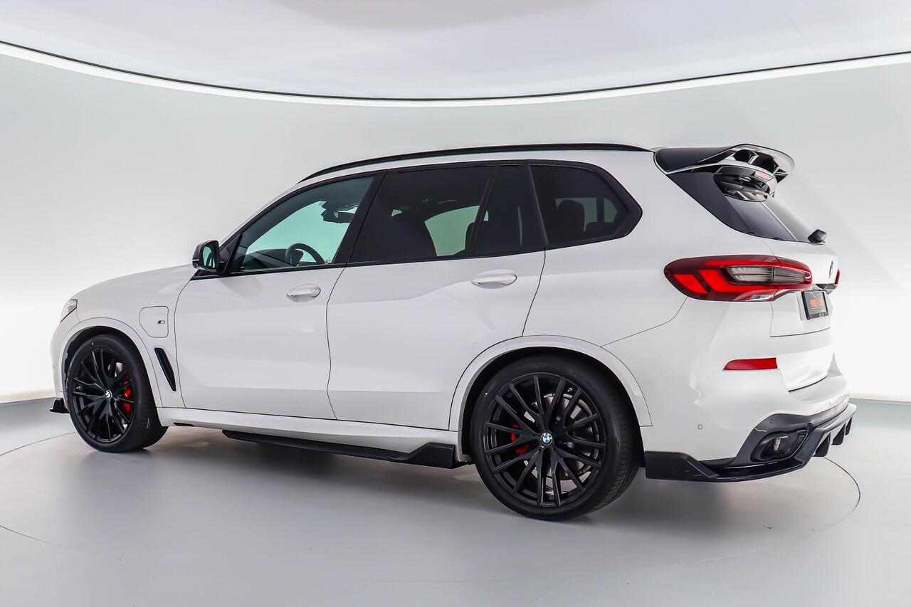 BMW X5 45e xDrive 394pk High Executive |splitterset|M-sportpakket|M-performance seats|schuif/kantel|Harman&Kardon|massage|Laser LED|memory|360 camera|diamond pook|HUD|carbon interieur|Apple Carplay|22" lichtmetalen velgen|