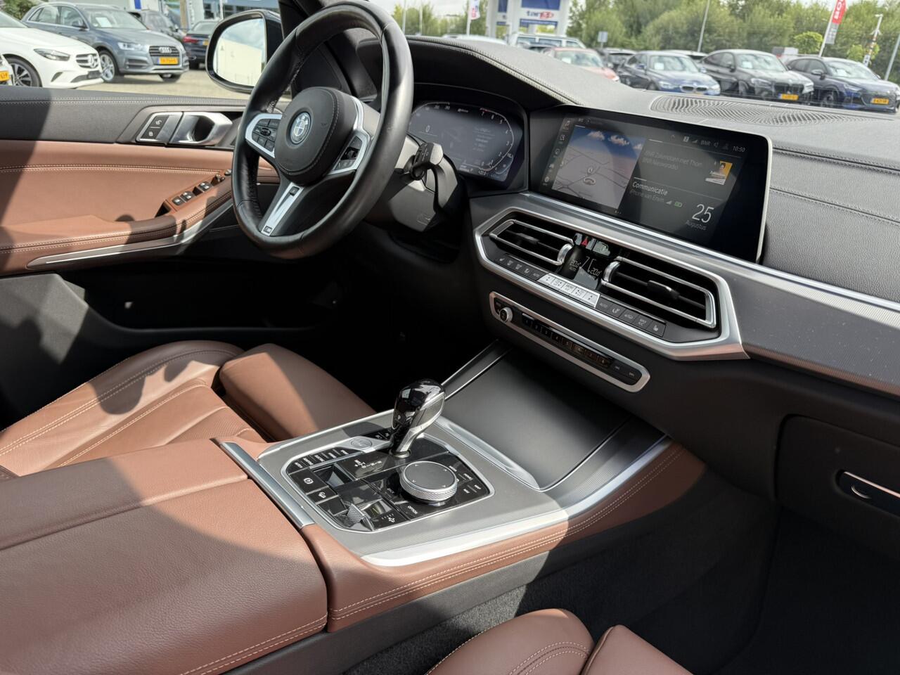 BMW X5 xDrive45e High Executive xLine Panoramadak Laser Licht Comfortzetels 22 Inch Carplay Stuurwielverwarming Keyless Entry Head-Up Display