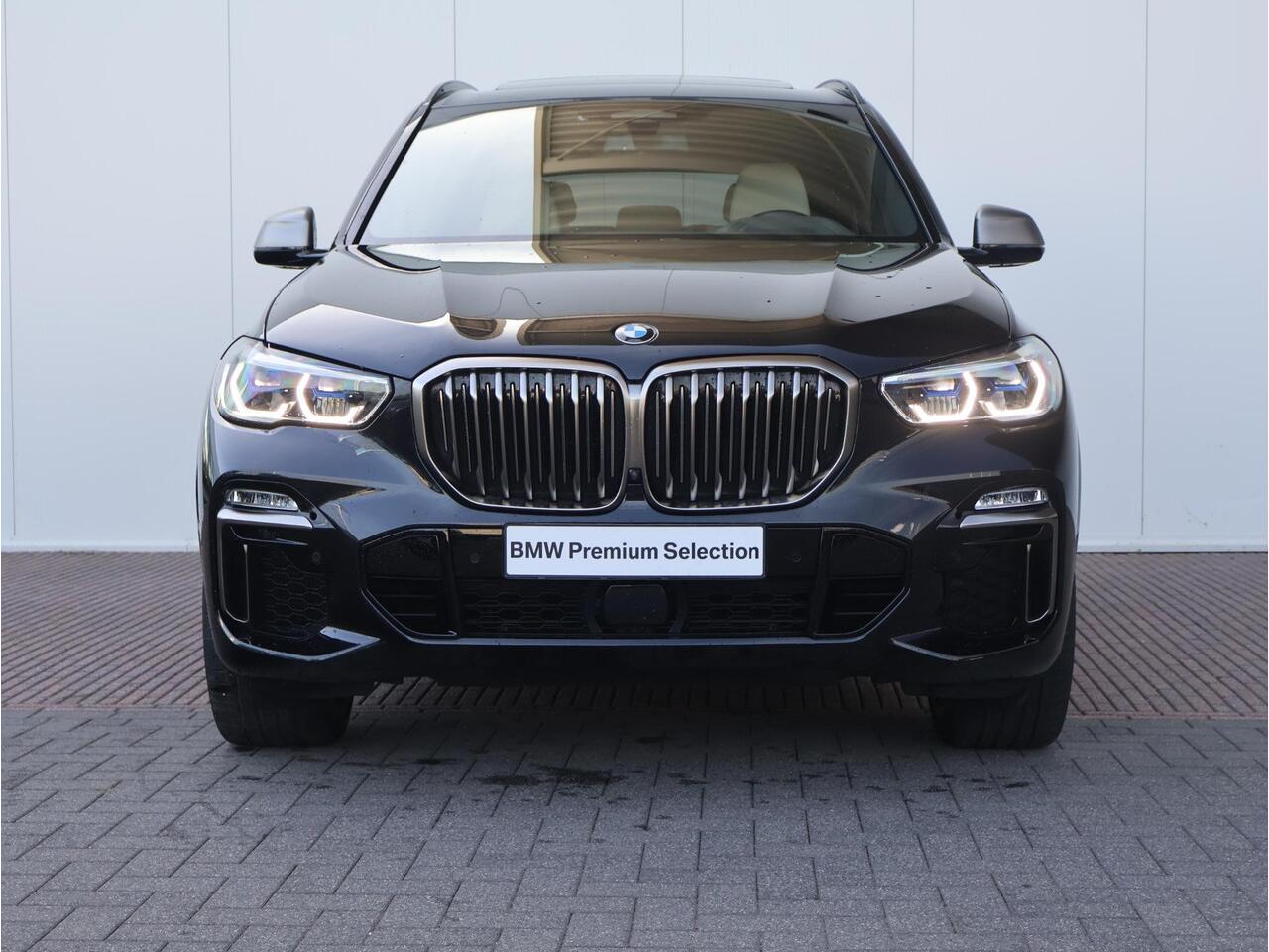 BMW X5 M50i High Executive Copilot / Trekhaak / Parkingass. + / Headup / Panodak / Achterasbesturing / Laserlight