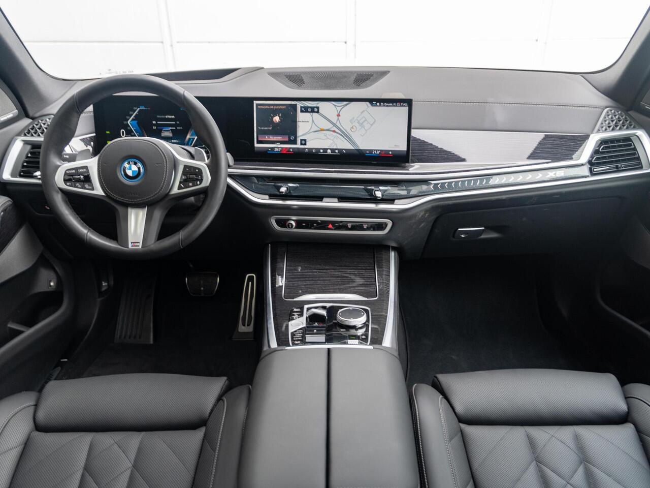 BMW X5 xDrive50e | M Sportpakket | Innovation Pack | Luchtvering | Comfort Access | Soft-Close | Panoramadak | Stoelverwarming | Harman Kardon | Trekhaak