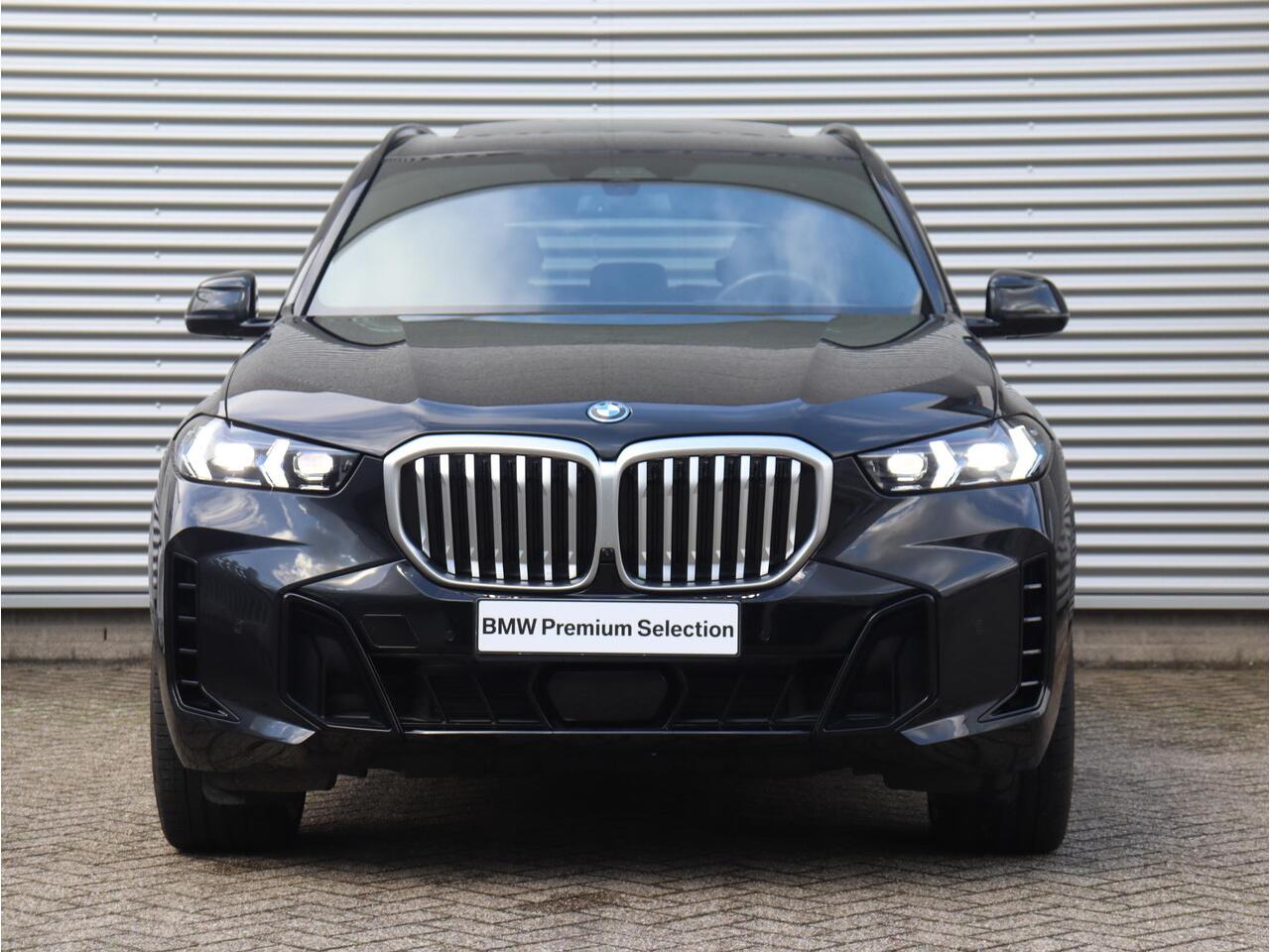 BMW X5 xDrive50e | High Executive | M Sportpakket | Trekhaak | Panodak | Driving Assistant Prof. | Parking Assistant Prof. | Head-Up | Harman Kardon | Comfort Access | Active Steering | 22'' LMV