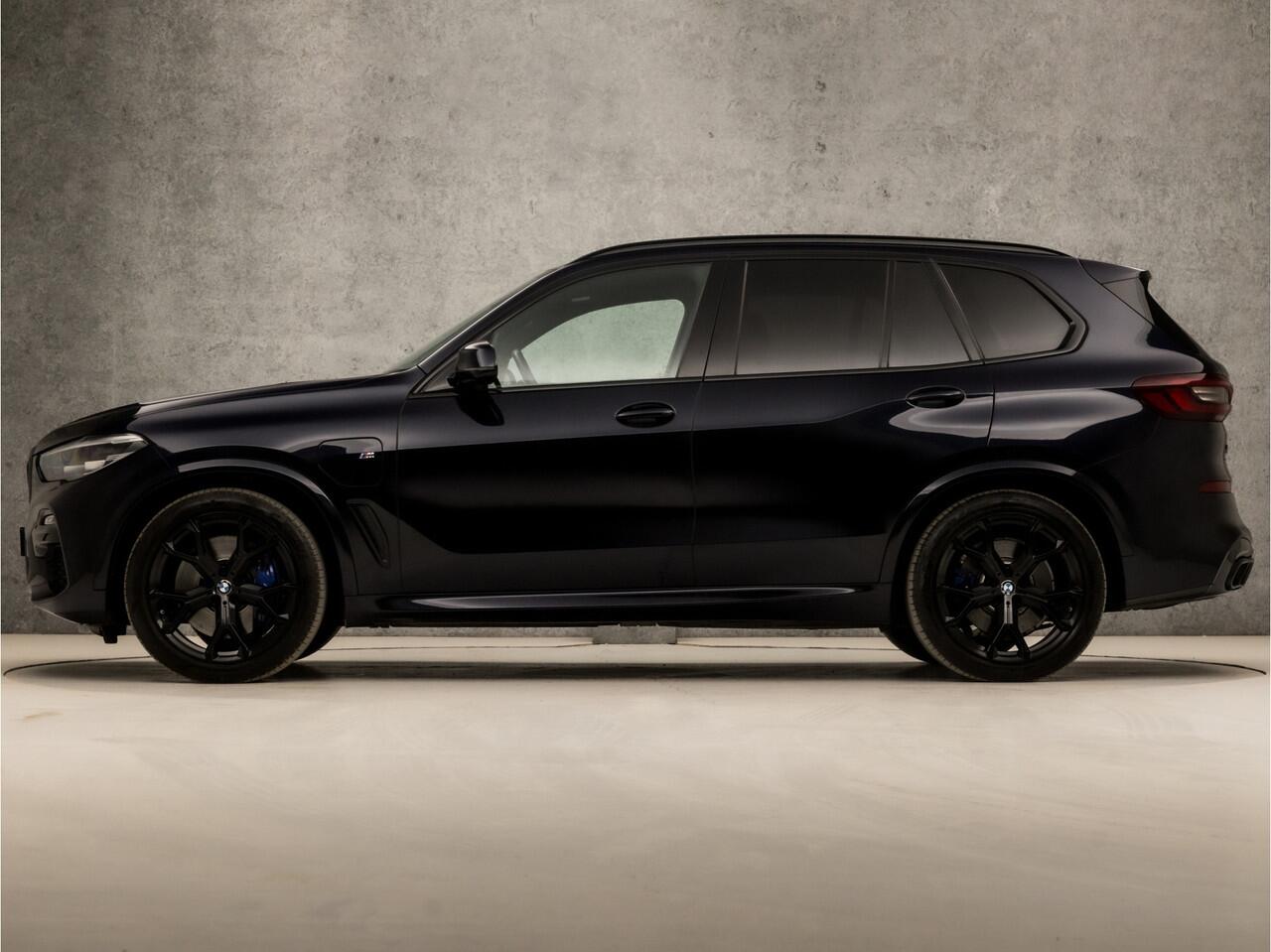 BMW X5 xDrive45e M Sport High Executive 395Pk Automaat (FULL OPTION, SKYLOUNGE PANORAMADAK, ALCANTARA HEMELBEKLEDING, M PAKKET, LUCHTVERING, APPLE CARPLAY, COMFORT ZETELS, LASER LED, ADAPTIVE CRUISE, HARMAN/KARDON, STUUR/STOELVERWA