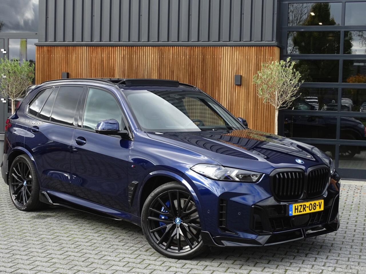 BMW X5 X5 50e X-drive 490PK / M- Individual / B&W / Carbon / 2024
