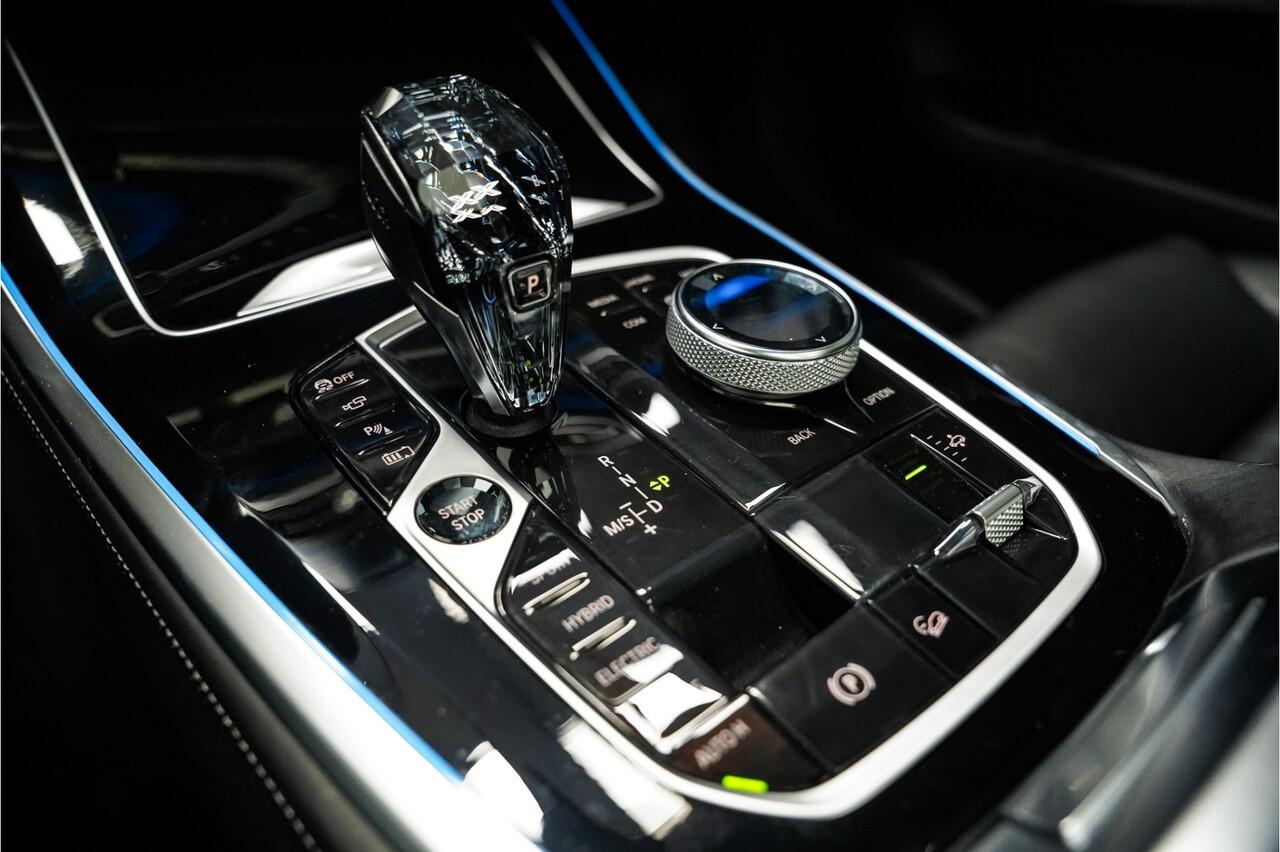 BMW X5 xDrive45e M-Sport|Pano dak|Trekhaak|Clanck sound|Kristal pook