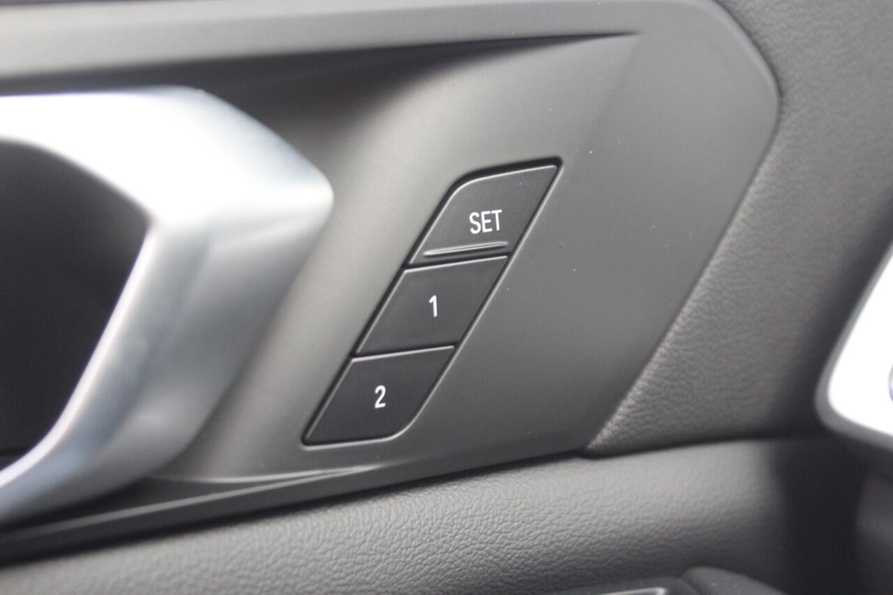 BMW X5 xDrive45e - M SPORT - LUCHTVERING - PANODAK - HEAD UP - SOFTCLOSE - LASER - H&K -