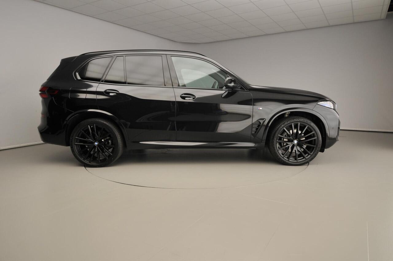 BMW X5 xDrive40i | M-Sportpakket | LED | HUD | Active cruise | Schuifdak | Trekhaak | Comfortzetels | DAB | Harman-kardon sound | Alu 22 inch