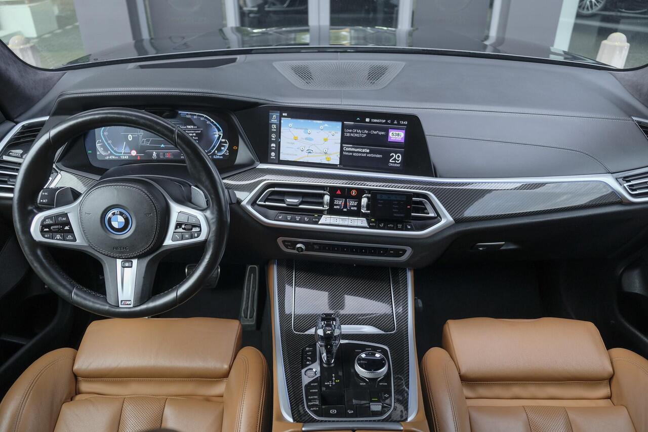 BMW X5 xDrive45e 394pk M-sport AC Schnitzer Panoramadak X5M Seats 4-wielsturing Carbon Laser 22" LMV NLauto