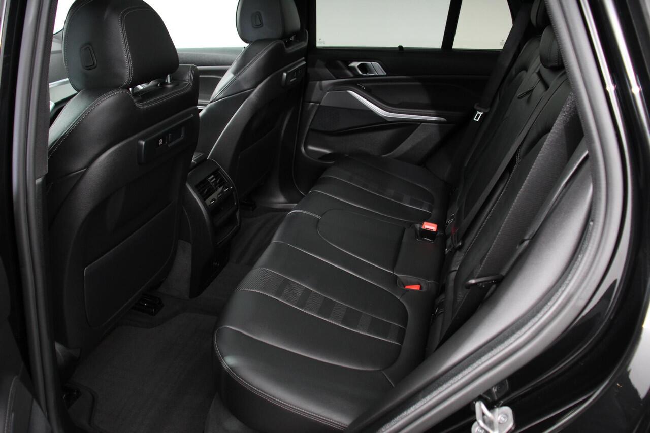 BMW X5 xDrive45e Hybrid 394pk Executive Shadow line | Leder | Schuif-Panorama dak | Navigatie | Trekhaak | Camera 360 | 20" Lichtmetalen velgen | Climate Control