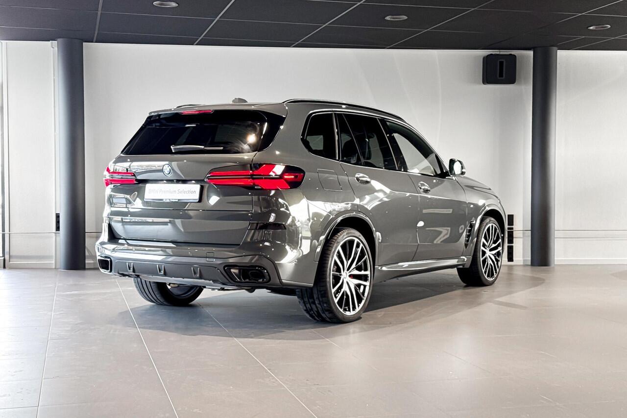 BMW X5 xDrive50e | M Sport | Sky Lounge | Stoelventilatie | Iconic Glow | Trekhaak |