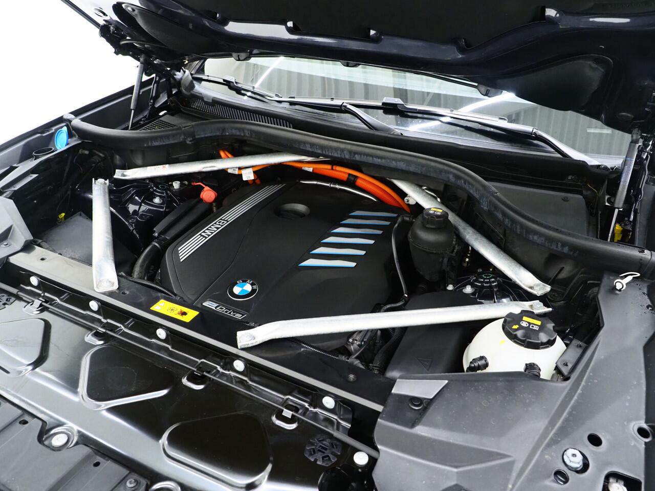 BMW X5 xDrive45e M-Sport Shadow | Panoramadak | Skylounge | Harman/Kardon | 360 | LaserLED | Trekhaak