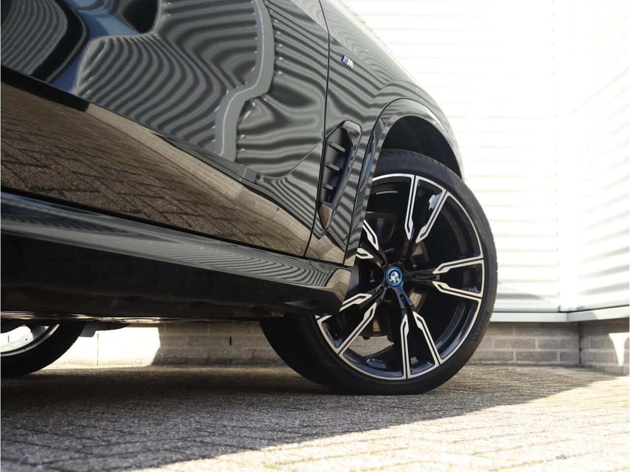 BMW X5 xDrive50e | High Executive | M Sportpakket | Trekhaak | Panodak | Driving Assistant Prof. | Parking Assistant Prof. | Head-Up | Harman Kardon | Comfort Access | Active Steering | 22'' LMV